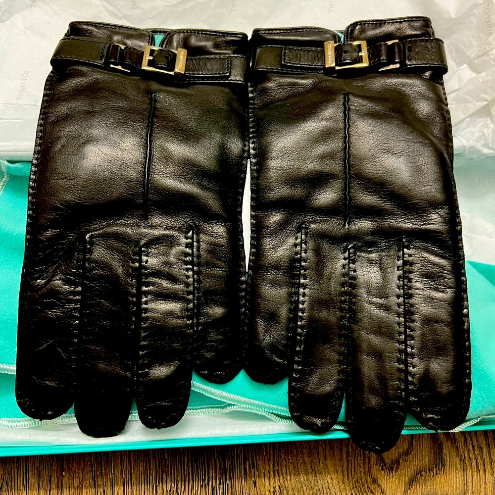 NWT: Tiffany & Co Genuine Leather Gloves. NWT. Black.